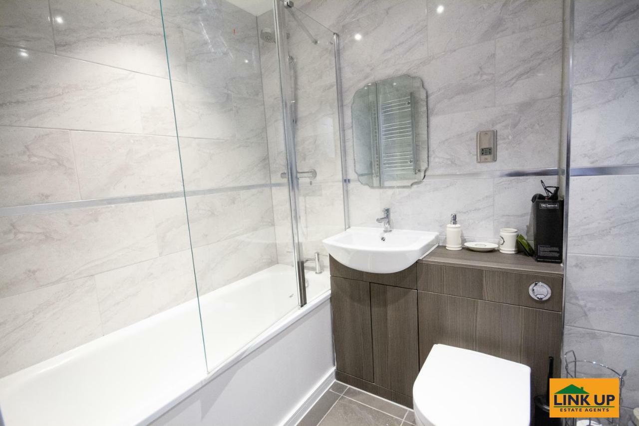 Holden Court Apartments - Apt 6 West Drayton  Εξωτερικό φωτογραφία